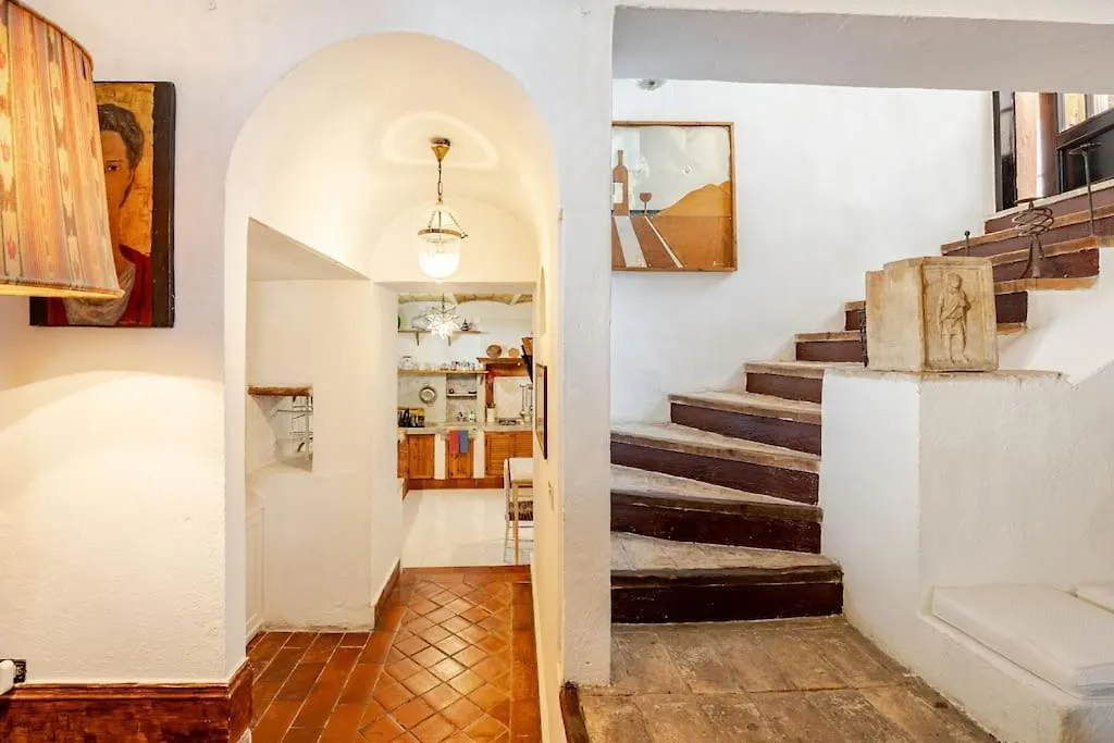 Unique Riad In Trastevere Rome