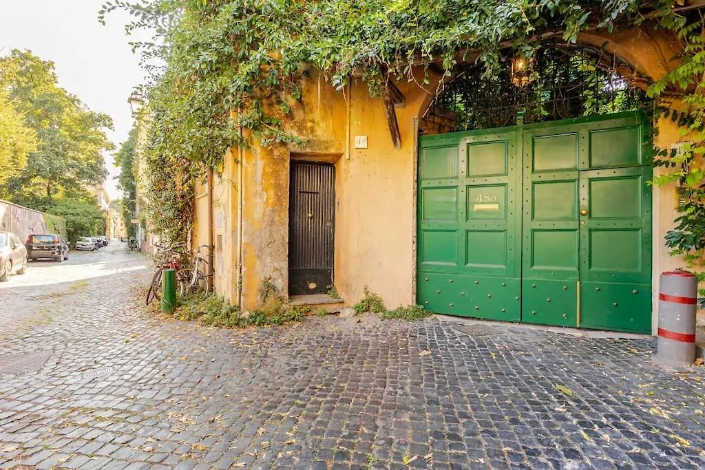 Unique Riad In Trastevere Rome